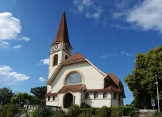 20200613_Kirche von vorne panorama (Foto: Hajnalka Ravasz)